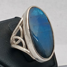 Load image into Gallery viewer, Labradorite Gemstone Art Nouveau Sterling Silver Ring