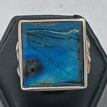 Load image into Gallery viewer, Labradorite Gemstone Art Nouveau Sterling Silver Ring
