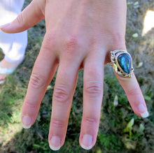 Load image into Gallery viewer, Labradorite Blue Gemstone Silver Ring