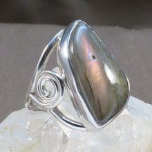 Load image into Gallery viewer, Labradorite Red and Purple Gemstone Silver Ring